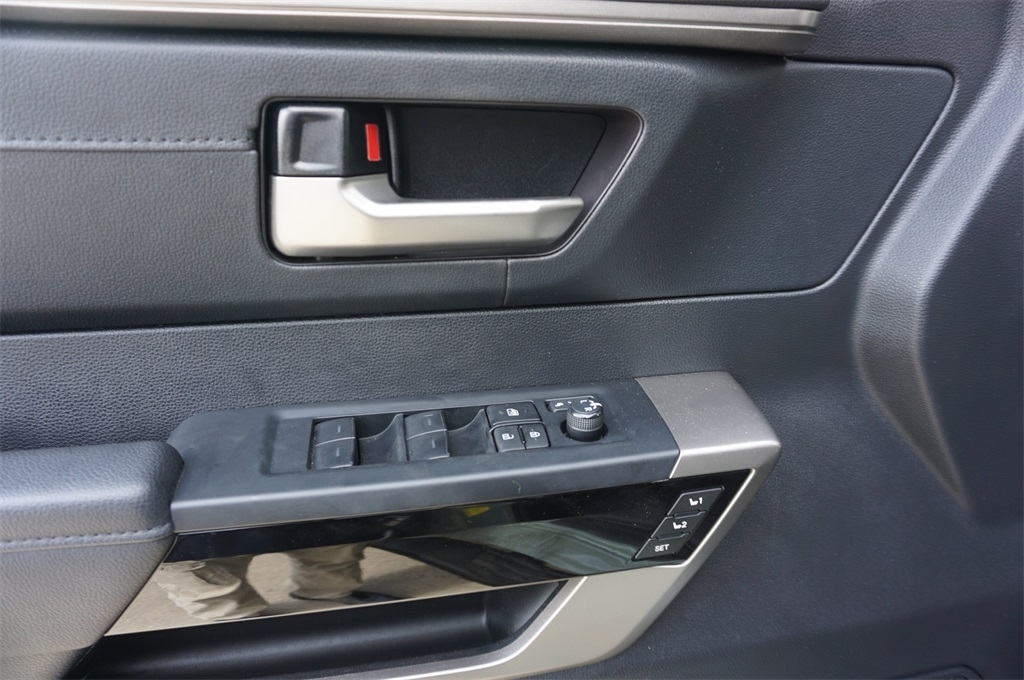 2024 Toyota Tundra Limited photo 3