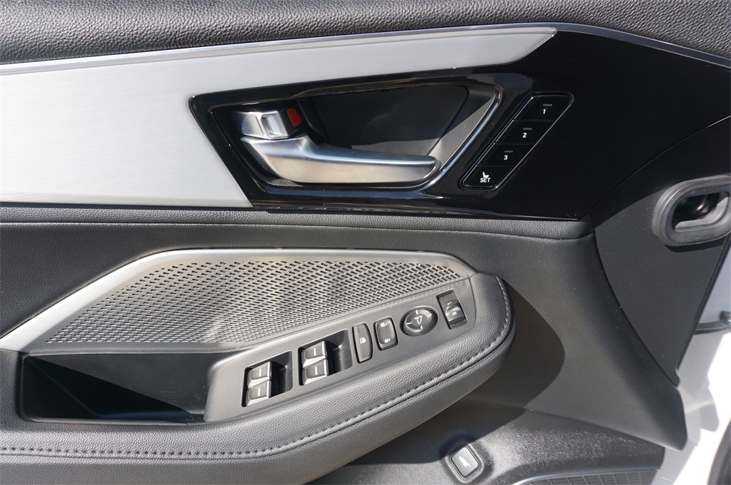 2023 Acura MDX Base photo 3