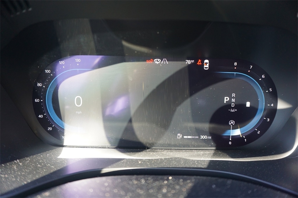 2023 Volvo XC60 B5 Plus photo 5