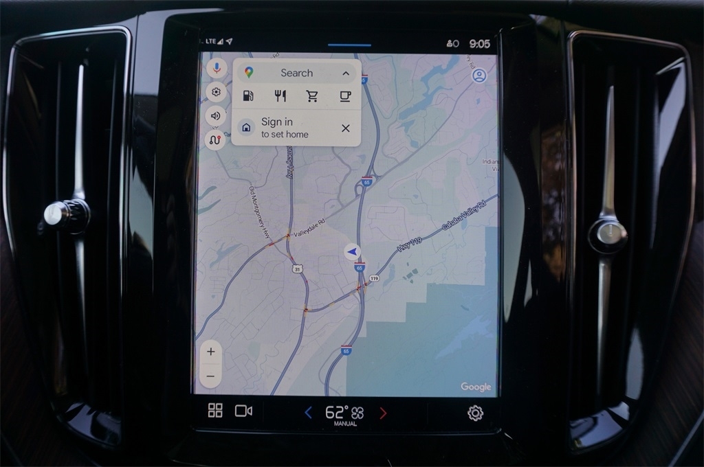 2023 Volvo XC60 B5 Plus photo 9