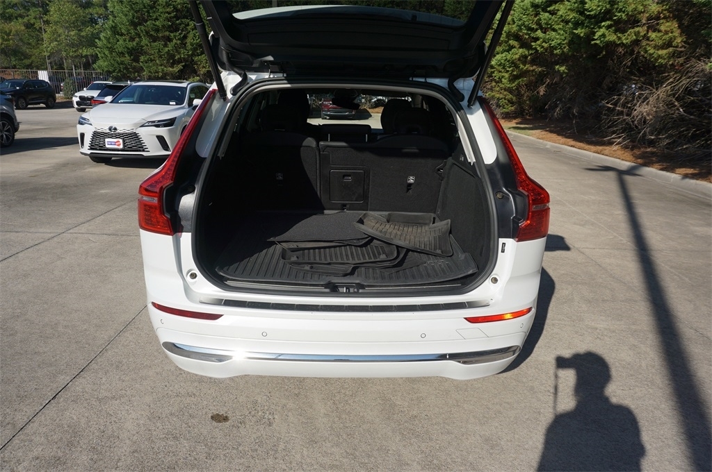 2023 Volvo XC60 B5 Plus photo 15
