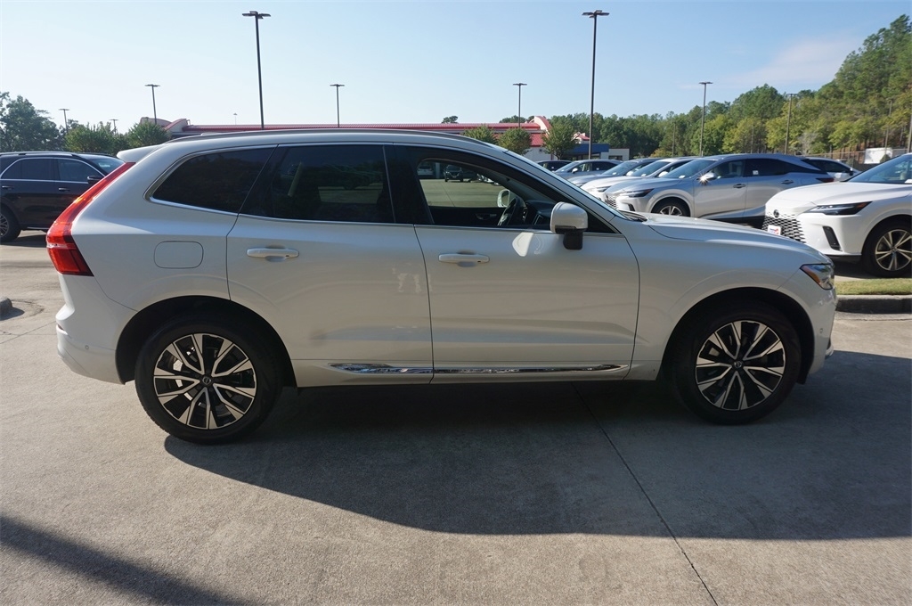 2023 Volvo XC60 B5 Plus photo 22