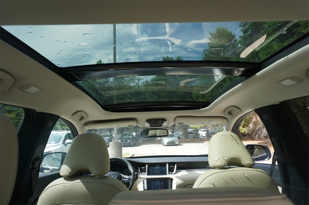 2022 Infiniti QX50 Luxe photo 13