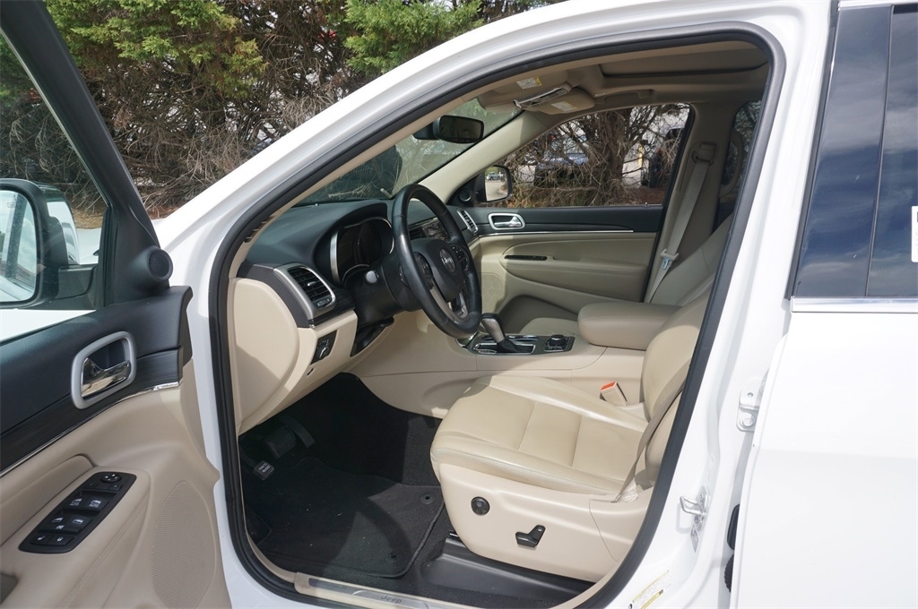 2021 Jeep Grand Cherokee Limited photo 2