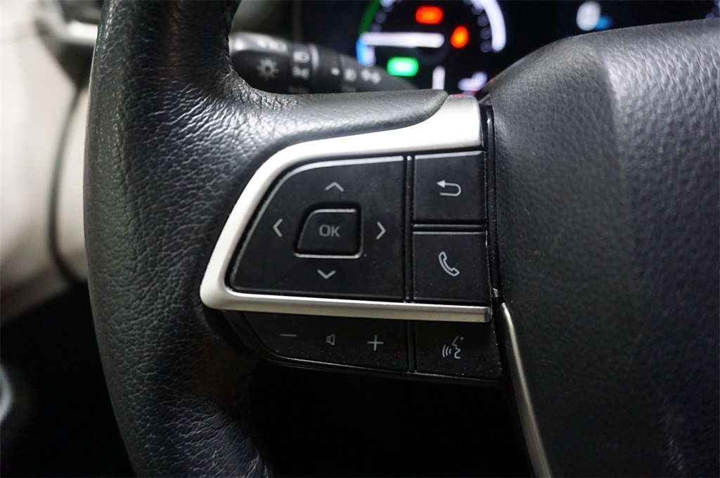 2021 Toyota Sienna XLE photo 7