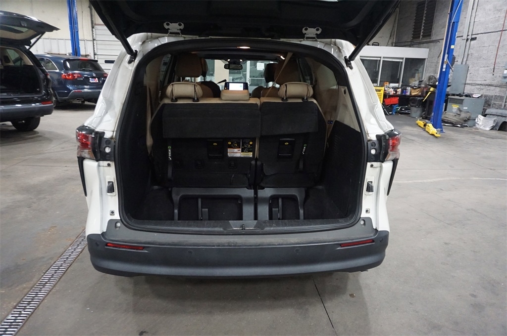 2021 Toyota Sienna XLE photo 17