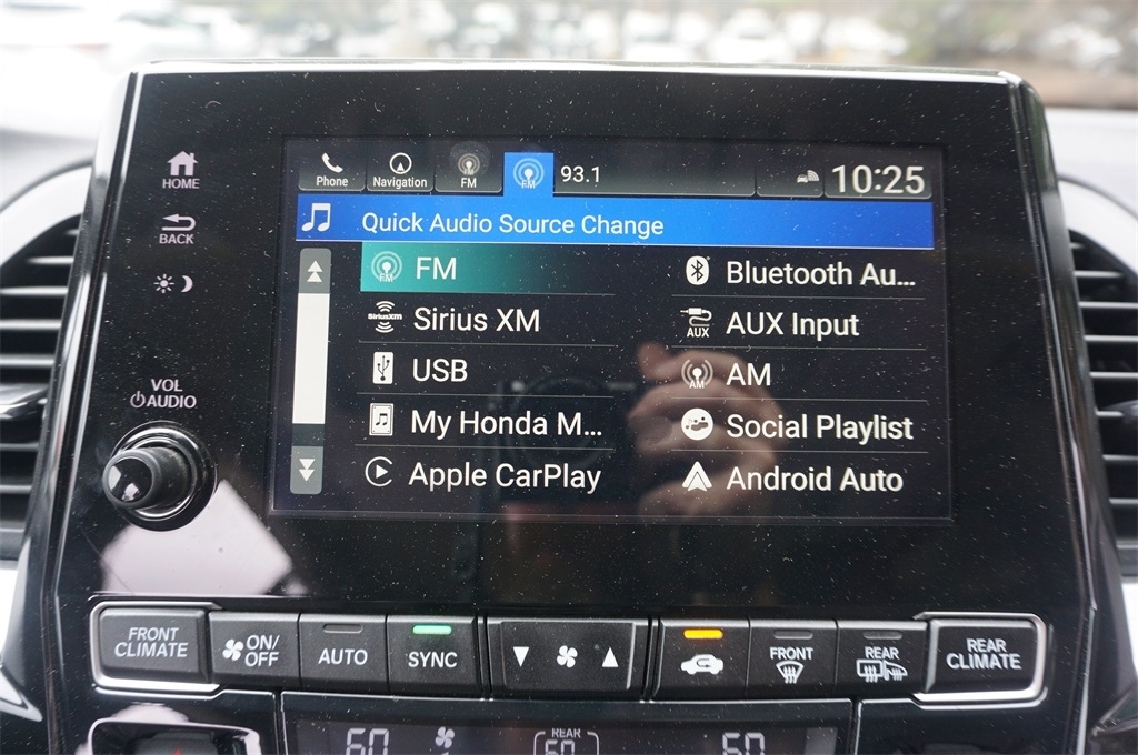 2023 Honda Odyssey Touring photo 9