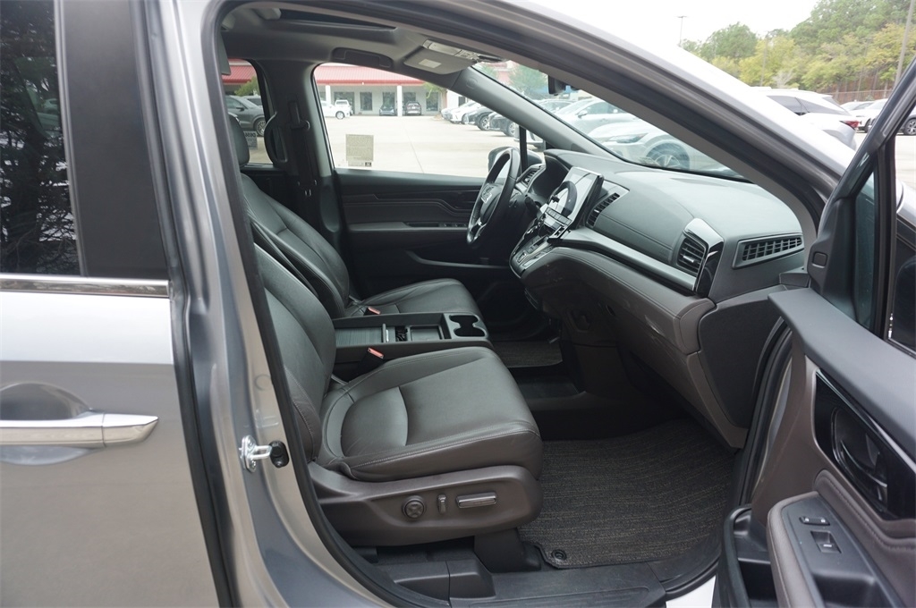 2023 Honda Odyssey Touring photo 18