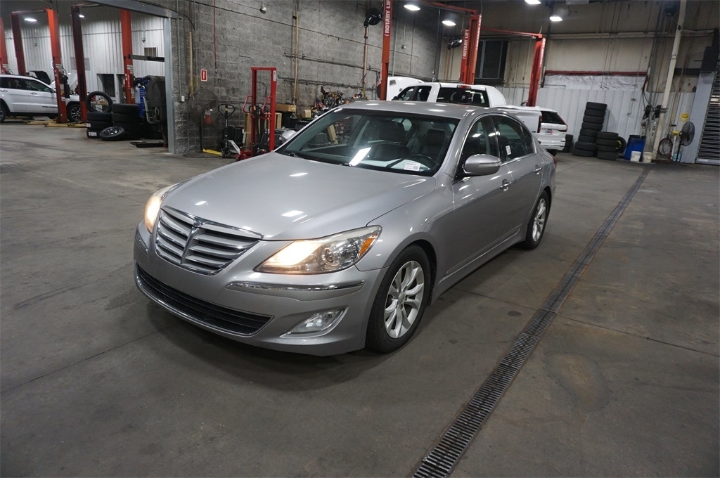 2012 Hyundai Genesis 3.8 photo 9