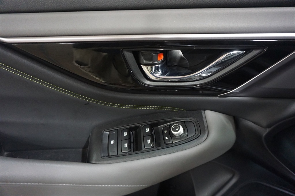 2020 Subaru Outback Onyx Edition XT photo 2