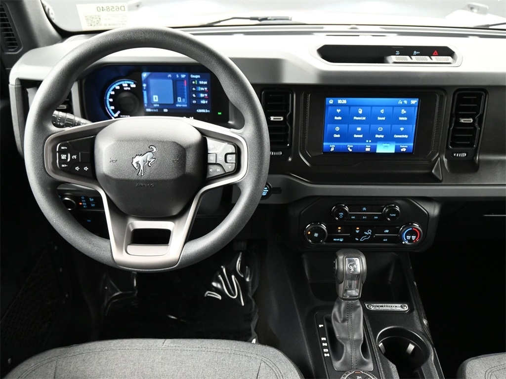 2023 Ford Bronco Base photo 3