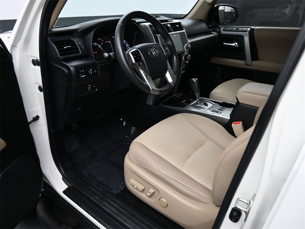 2022 Toyota 4Runner SR5 Premium photo 2