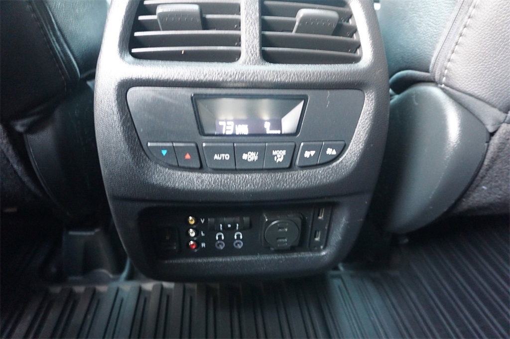 2018 Honda Pilot Touring photo 2