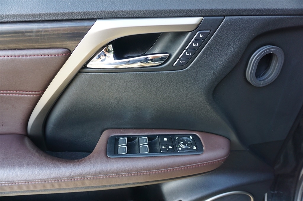 2016 Lexus RX photo 3