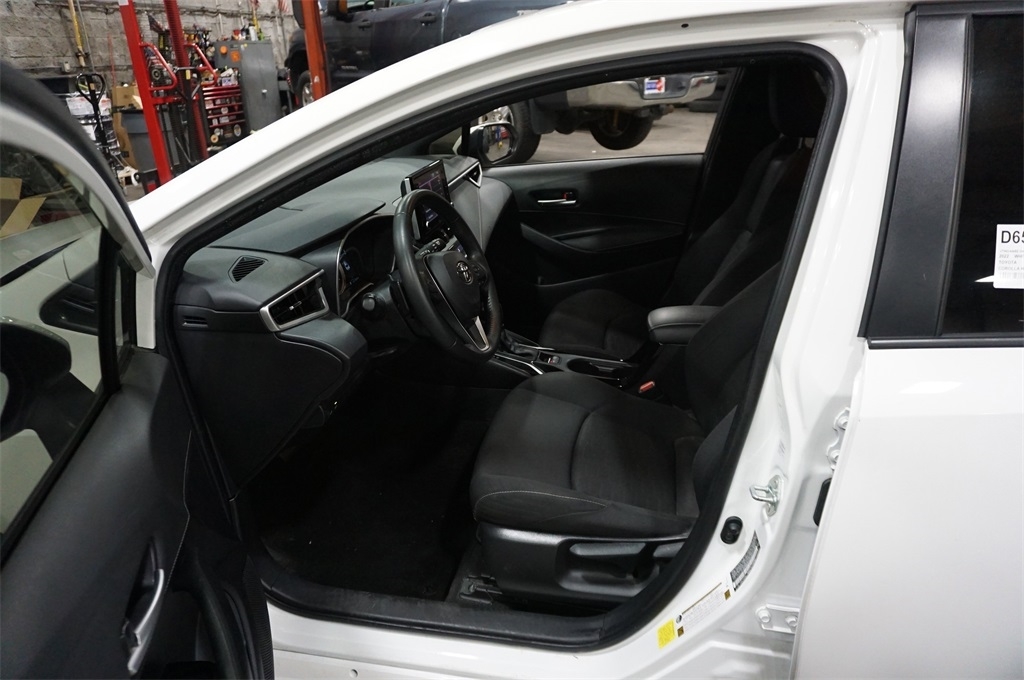 2022 Toyota Corolla SE photo 2