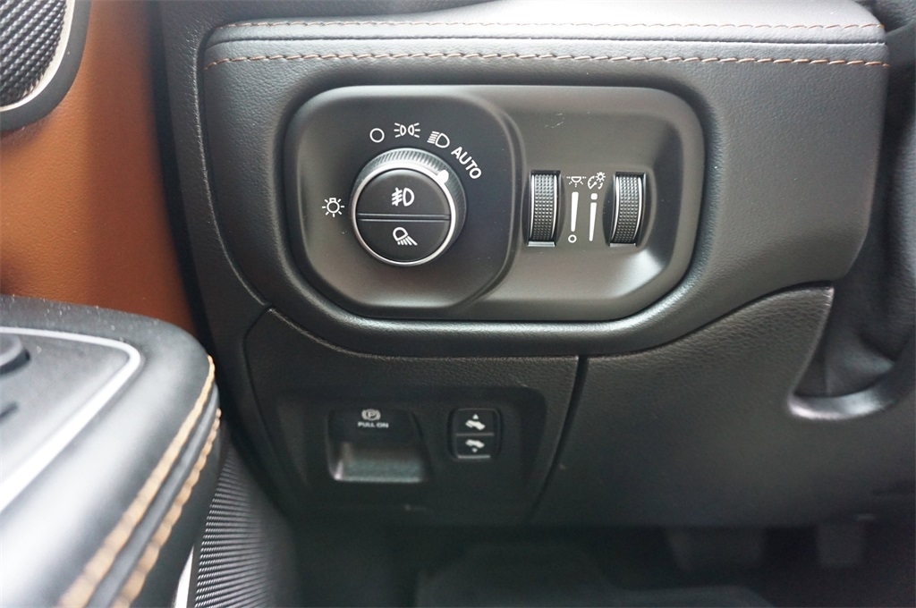 2022 Ram 1500 Limited Longhorn photo 4