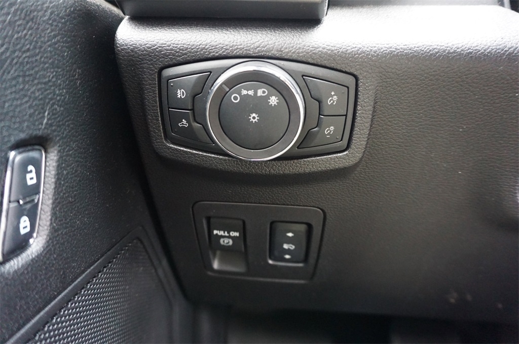 2018 Ford F-150 XLT photo 3