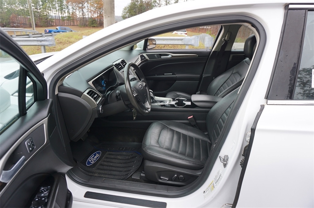 2014 Ford Fusion SE photo 2