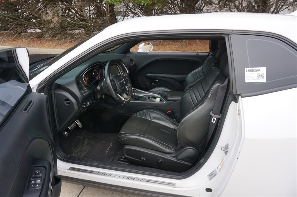 2016 Dodge Challenger SRT8 Hellcat photo 2