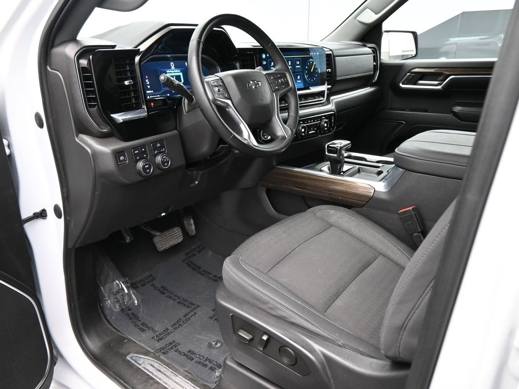 2023 Chevrolet Silverado 1500 LT Trail Boss - Photo 3