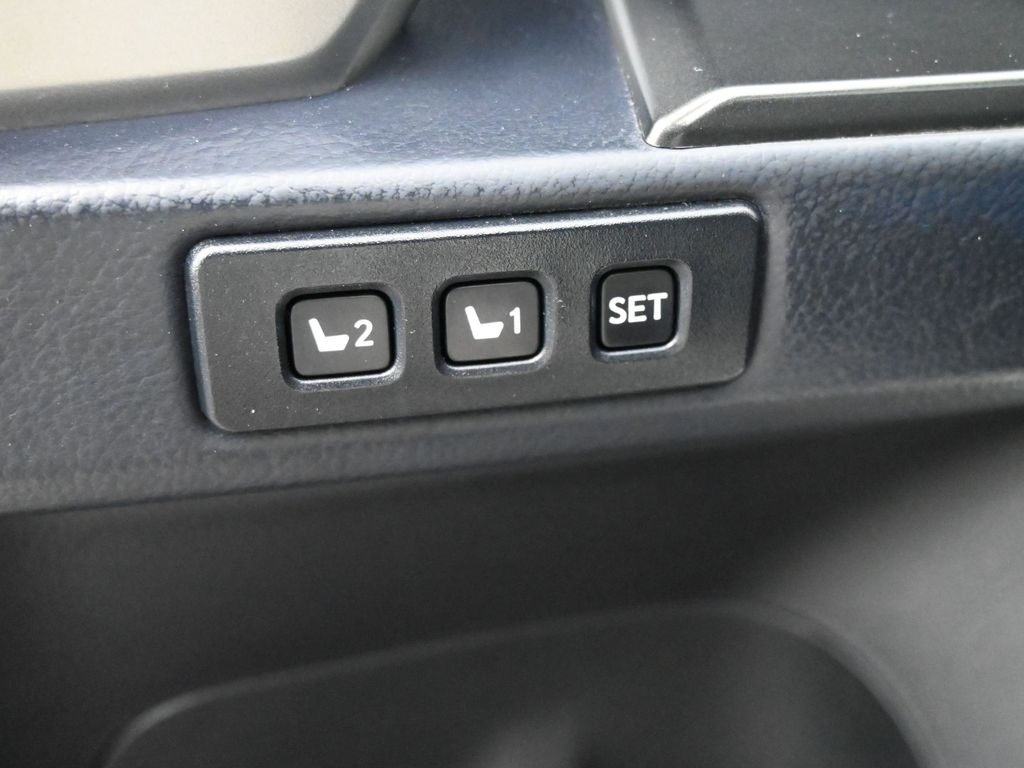 2023 Lexus GX PREMIUM - Photo 4