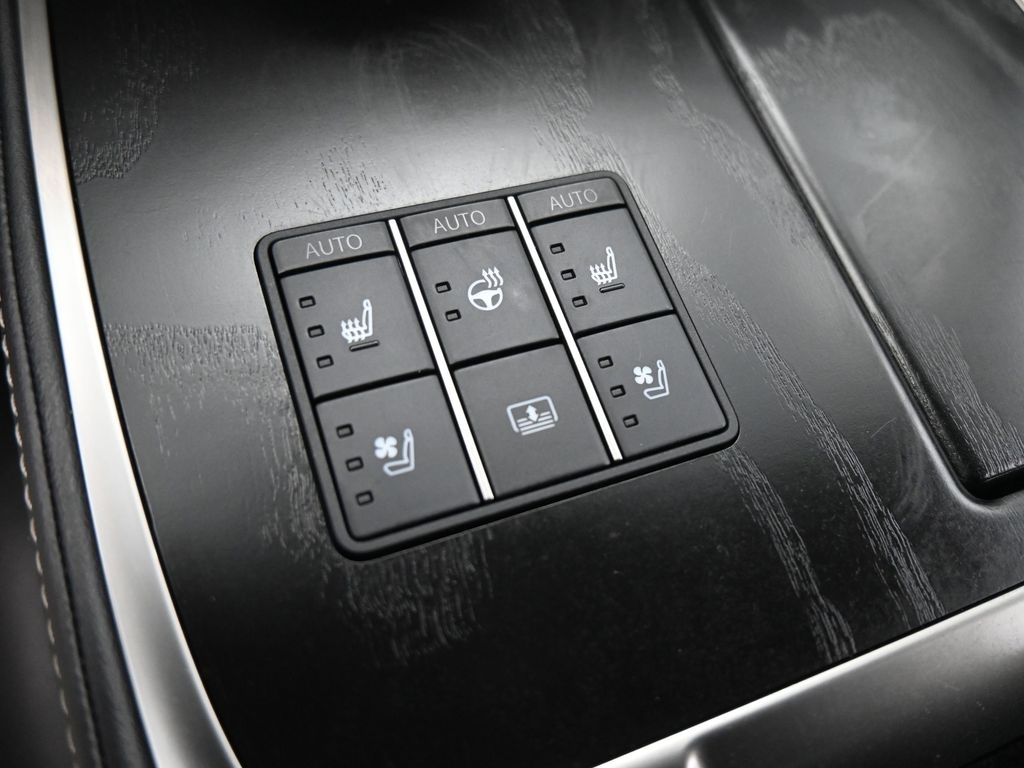 2024 Lexus LS Base - Photo 15