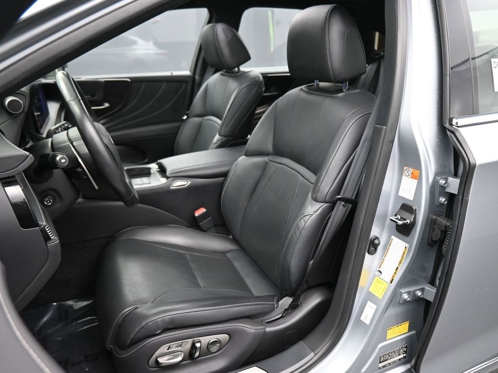2024 Lexus LS Base - Photo 17