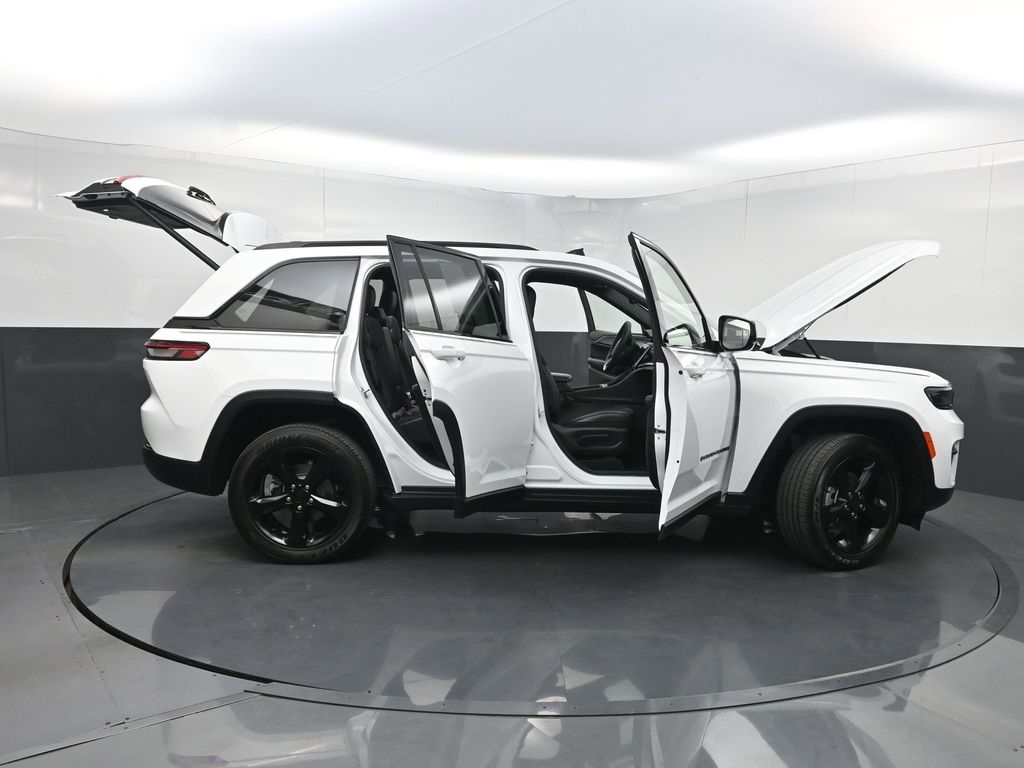 2023 Jeep Grand Cherokee Altitude - Photo 38