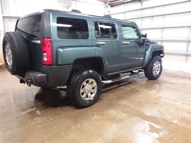 2006 Hummer H3 SUV's photo