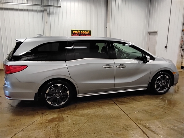 2024 Honda Odyssey Elite photo 2