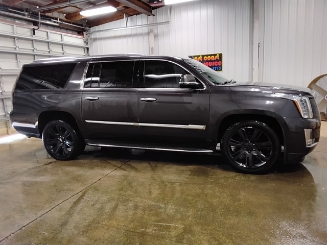 2015 Cadillac Escalade ESV Luxury photo 2