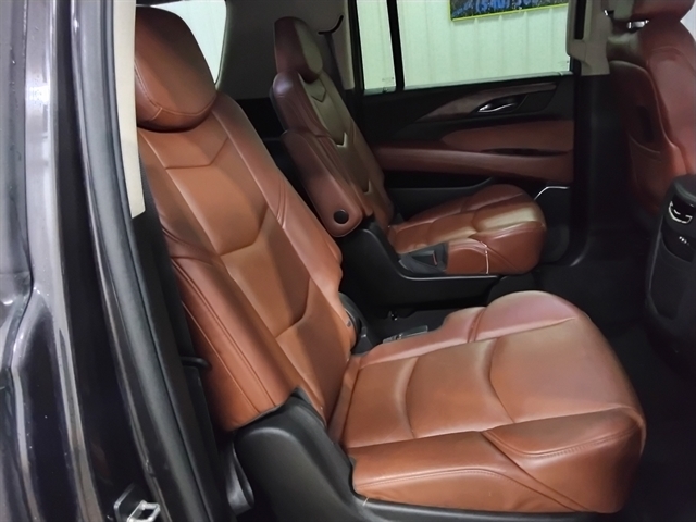 2015 Cadillac Escalade ESV Luxury photo 15