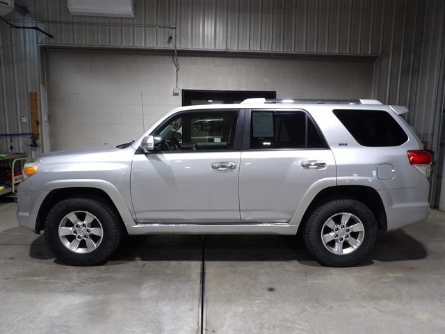 2013 Toyota 4Runner SR5 4x4 V6's photo