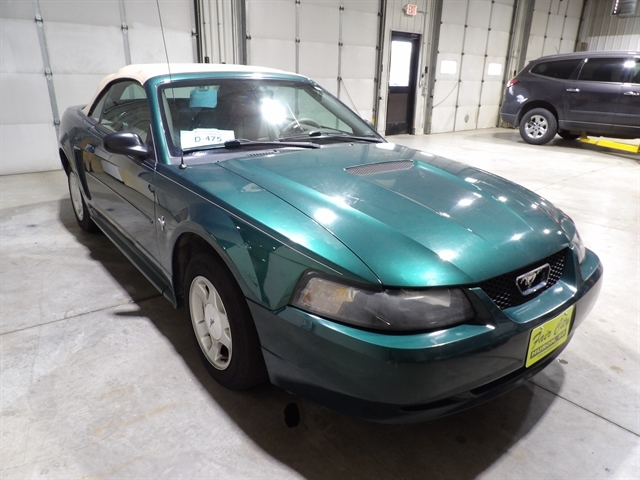 2001 Ford Mustang Deluxe's photo
