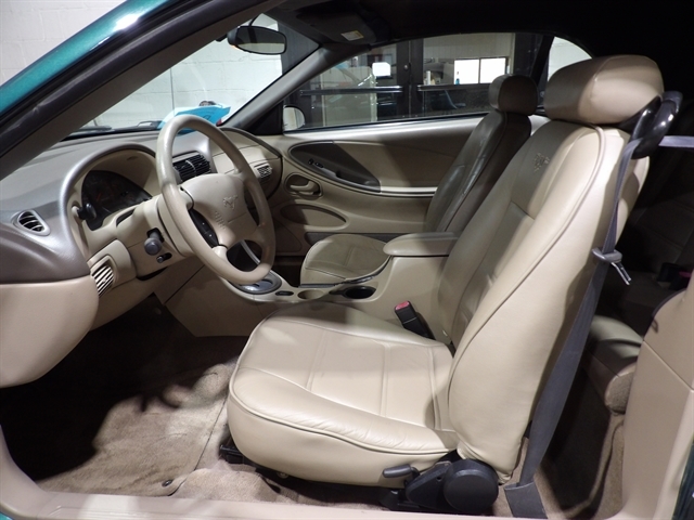 2001 Ford Mustang Deluxe - Photo 6