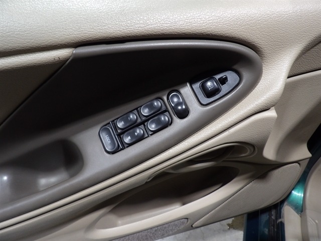 2001 Ford Mustang Deluxe - Photo 8