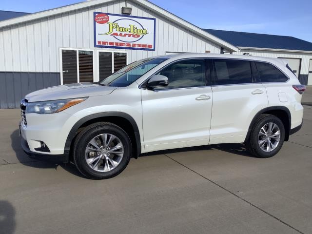 2015 Toyota Highlander LE Plus's photo