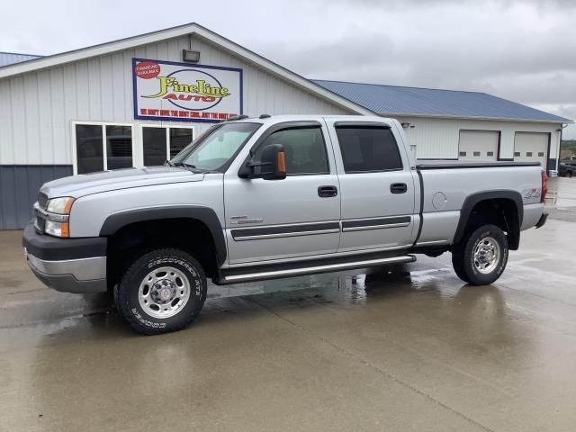 2003 Chevrolet Silverado HD 4WD Crew Cab SWB LS's photo