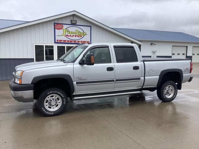 2003 Chevrolet Silverado HD 4WD Crew Cab SWB LS's photo