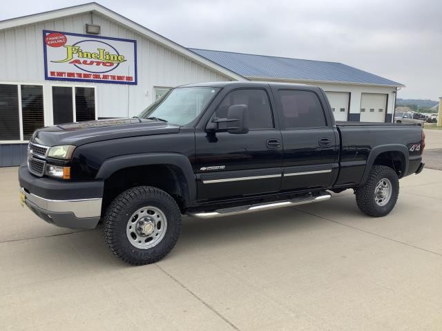 2005 Chevrolet Silverado HD LS 4WD Crew Cab SWB's photo