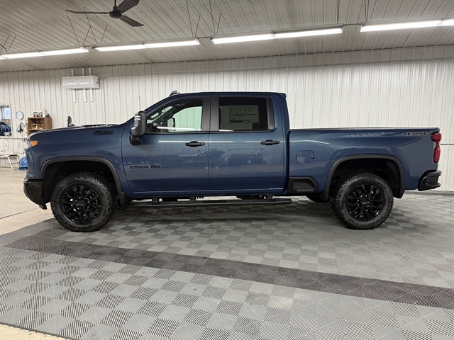 2026 Chevrolet Silverado 2500HD Custom photo 2