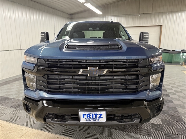 2026 Chevrolet Silverado 2500HD Custom photo 4