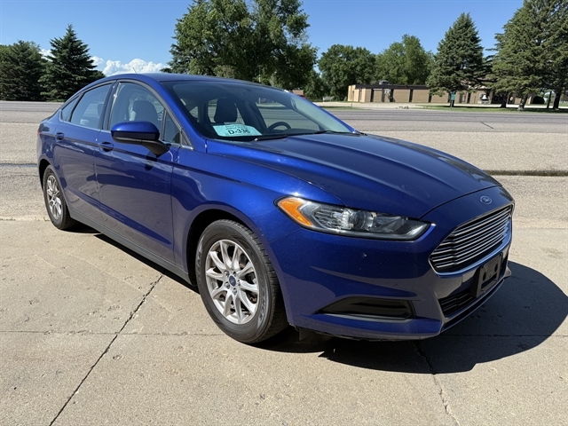 2016 Ford Fusion S FWD's photo