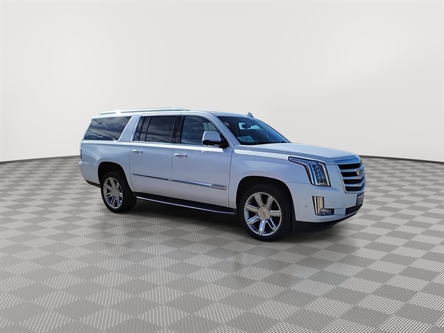 Used 2017 Cadillac Escalade ESV Luxury with VIN 1GYS4HKJ8HR178466 for sale in Winner, SD