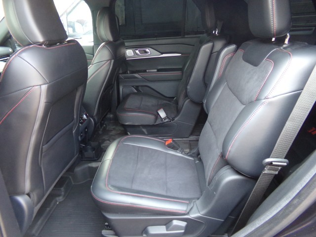 2025 Ford Explorer ST - Photo 10