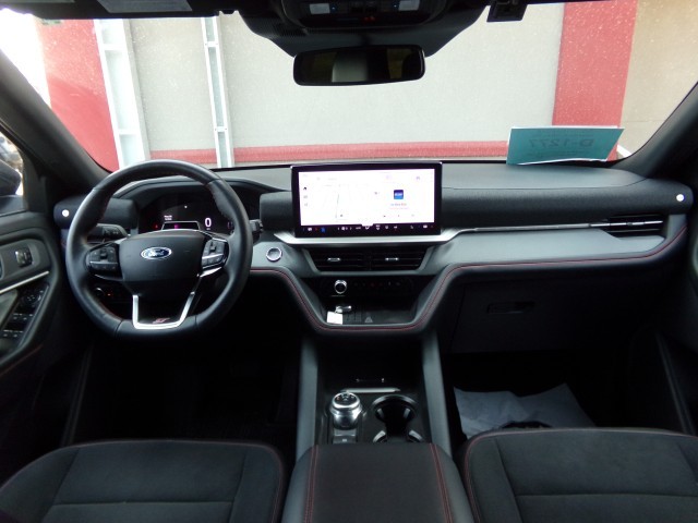 2025 Ford Explorer ST - Photo 12