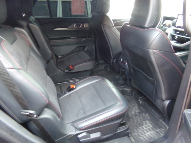 2025 Ford Explorer ST - Photo 18