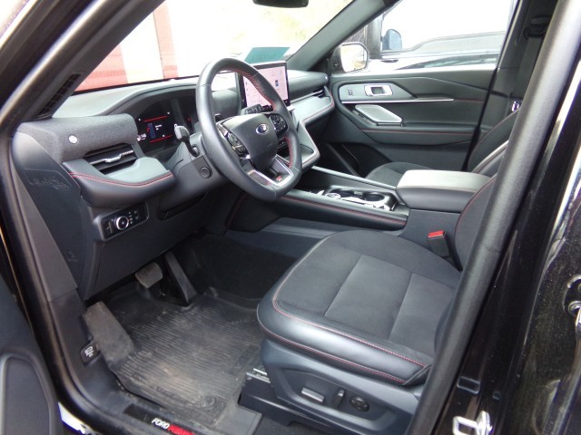 2025 Ford Explorer ST - Photo 20