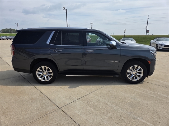 2021 Chevrolet Tahoe Premier photo 2