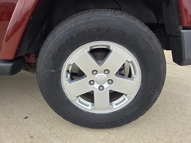 2008 Jeep Wrangler Sahara photo 9